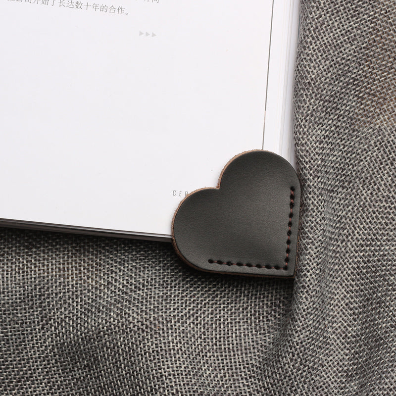 Retro Simple Heart-shaped Book Pager