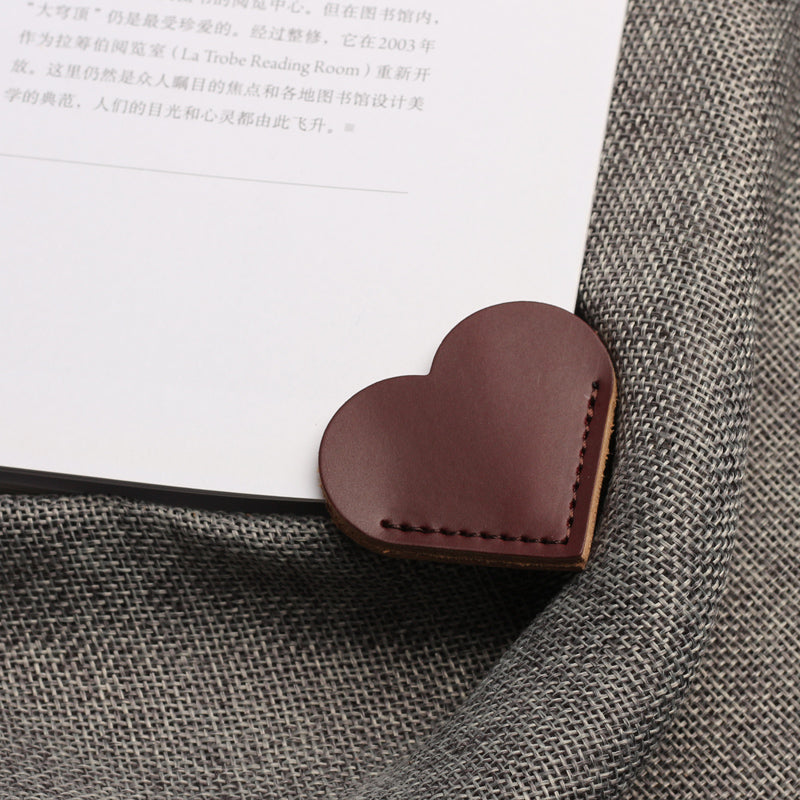 Retro Simple Heart-shaped Book Pager